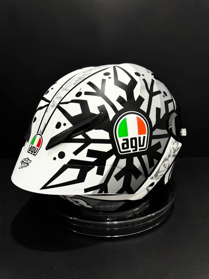 AGV Pista GP RR 2021 Winter Test – Joan Mir