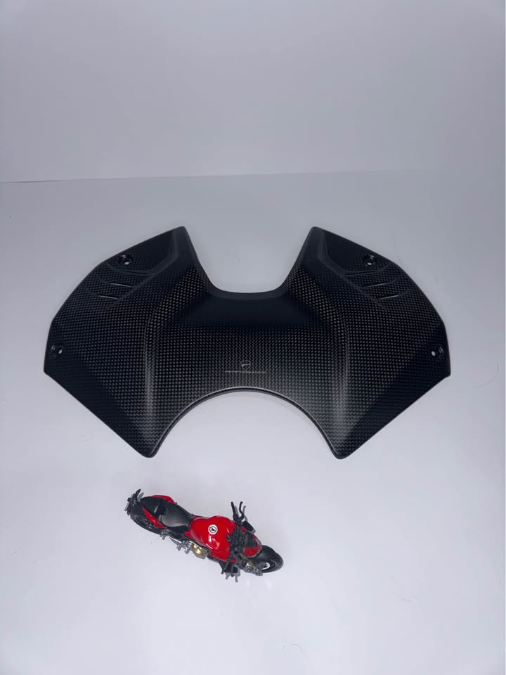Ducati Streetfighter V4 Carbon Tank Cover